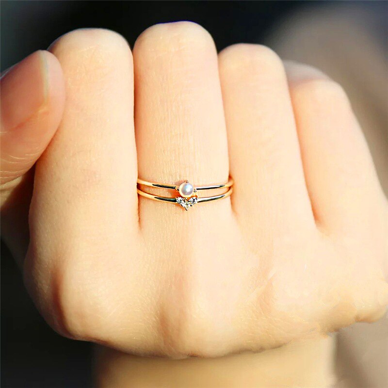 Mini Pearl Minimal Ring