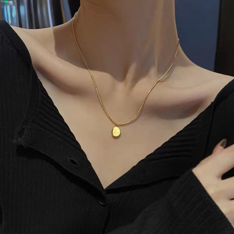 Simple Gold Pendant